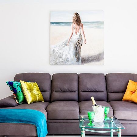 Esmeralda. Lovely And New Apartment Right By The Ocean! กาเยาซัลวาเค ภายนอก รูปภาพ