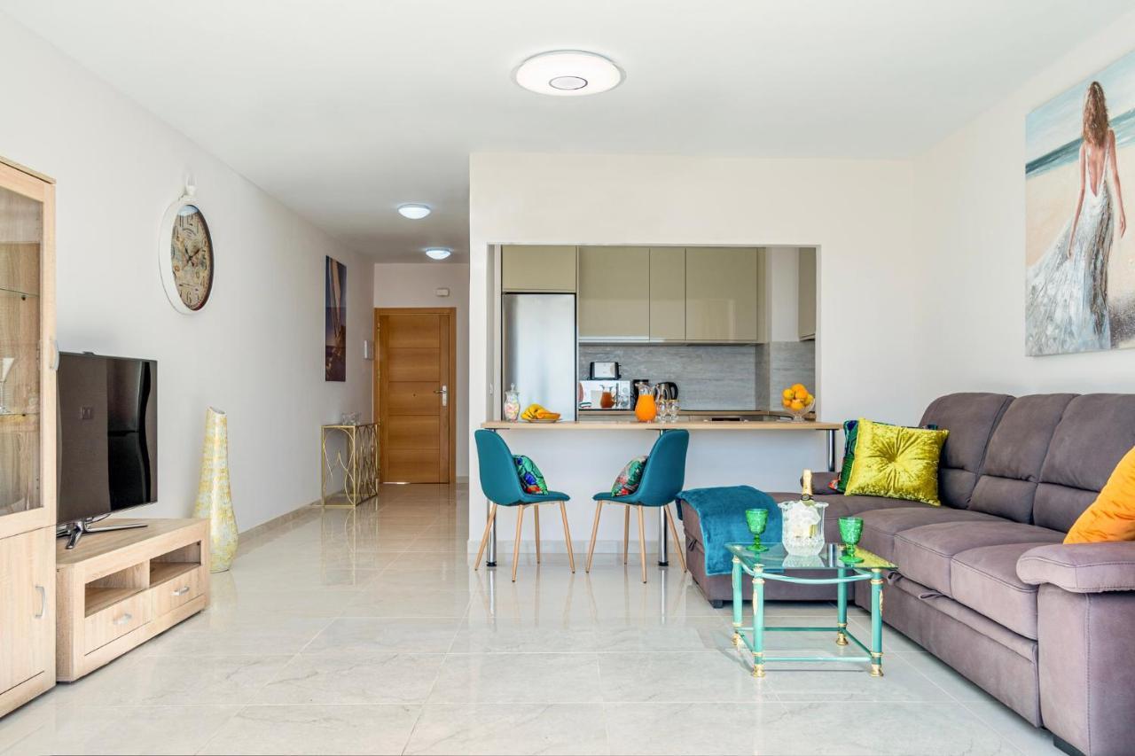 Esmeralda. Lovely And New Apartment Right By The Ocean! กาเยาซัลวาเค ภายนอก รูปภาพ